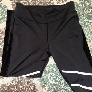 Zyia leggings with mesh on side size 16/18